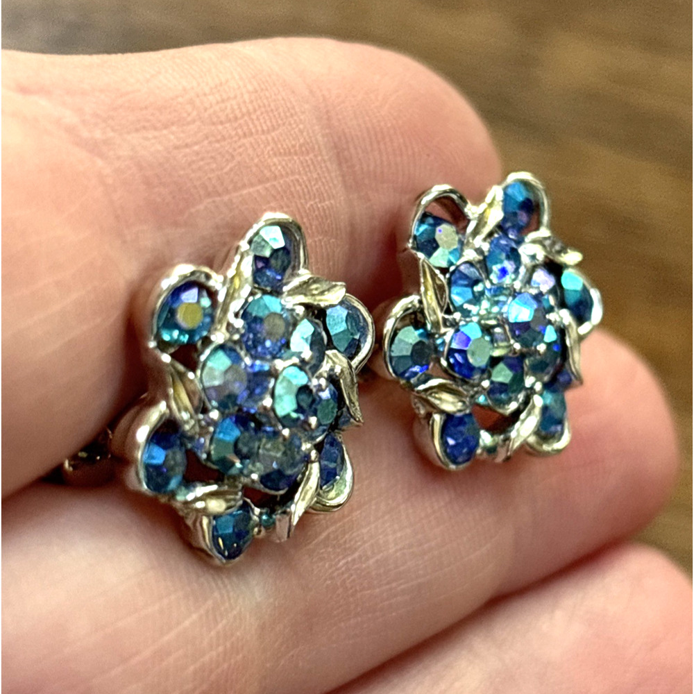 Vintage Longcraft Earrings Silver & Light Blue AB Rhinestones Round Screwbacks - Picture 3 of 6